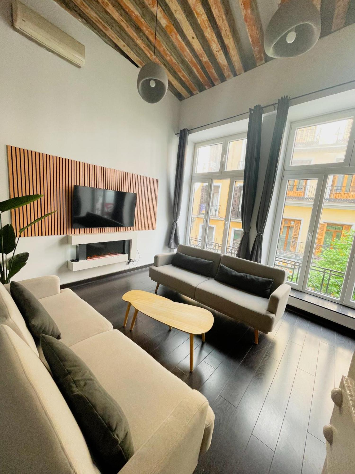 דירות מדריד Carretas Duplex Exterior Derecha מראה חיצוני תמונה